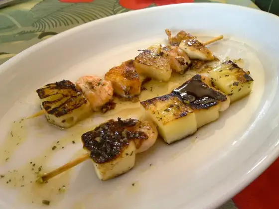 Queijo coalho assado com melaço
